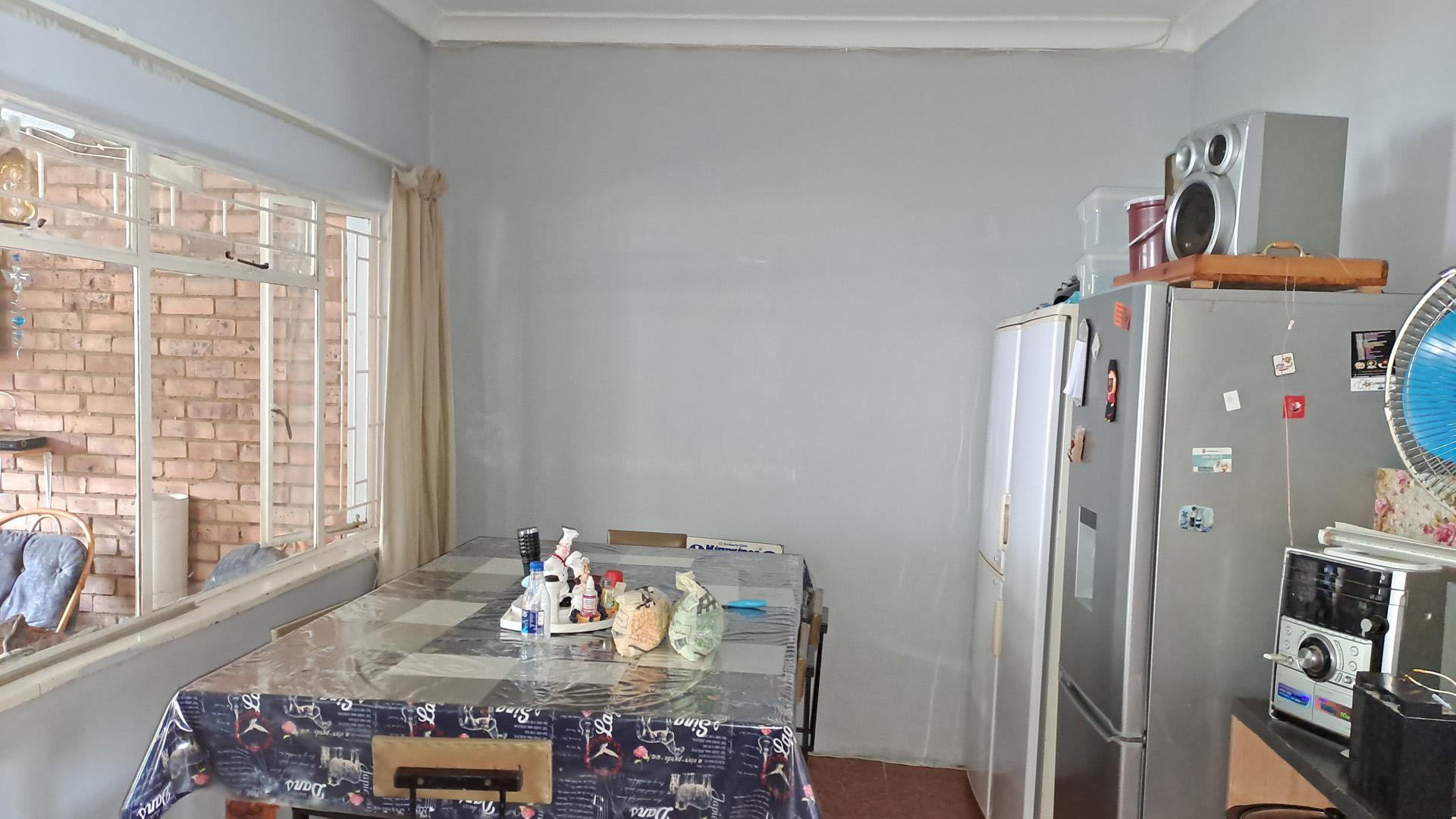 Dining Room - 12 square meters of property in Declercqville