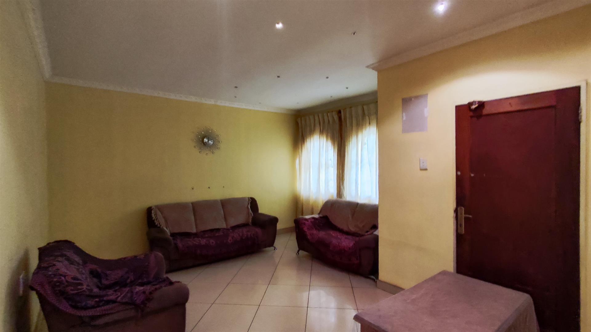 Lounges - 25 square meters of property in Actonville