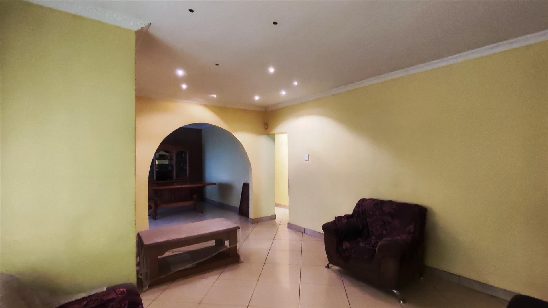 Lounges - 25 square meters of property in Actonville