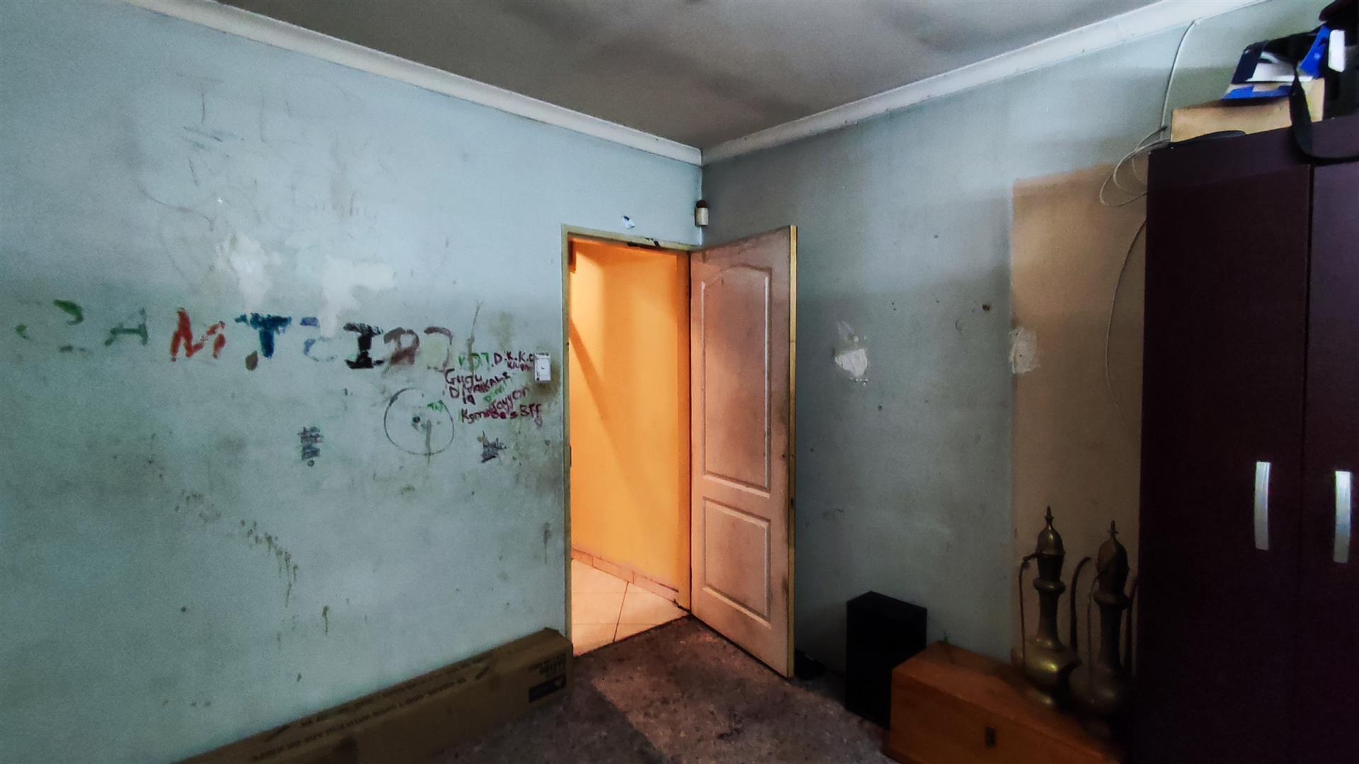 Bed Room 1 - 13 square meters of property in Actonville