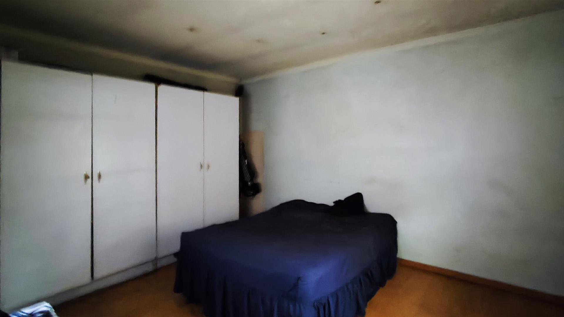 Main Bedroom - 23 square meters of property in Actonville