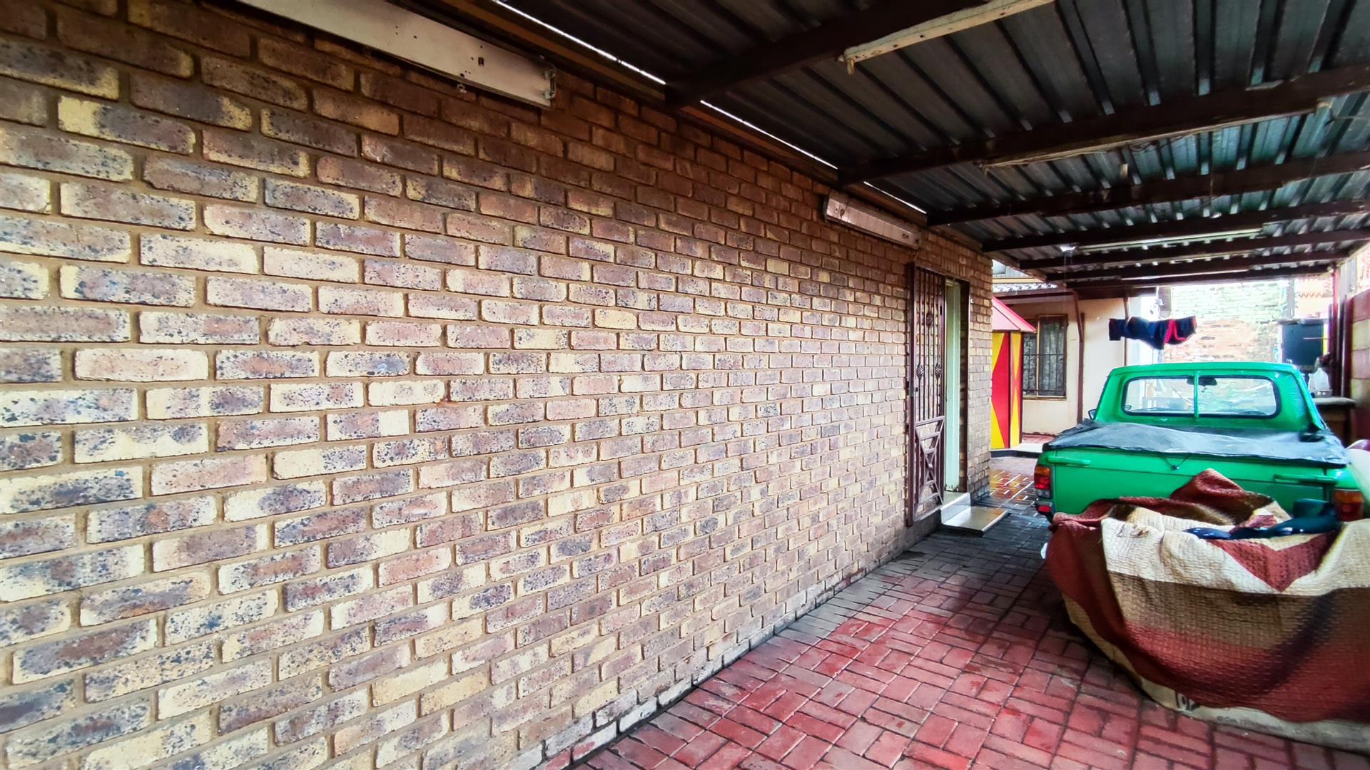 Spaces - 33 square meters of property in Actonville