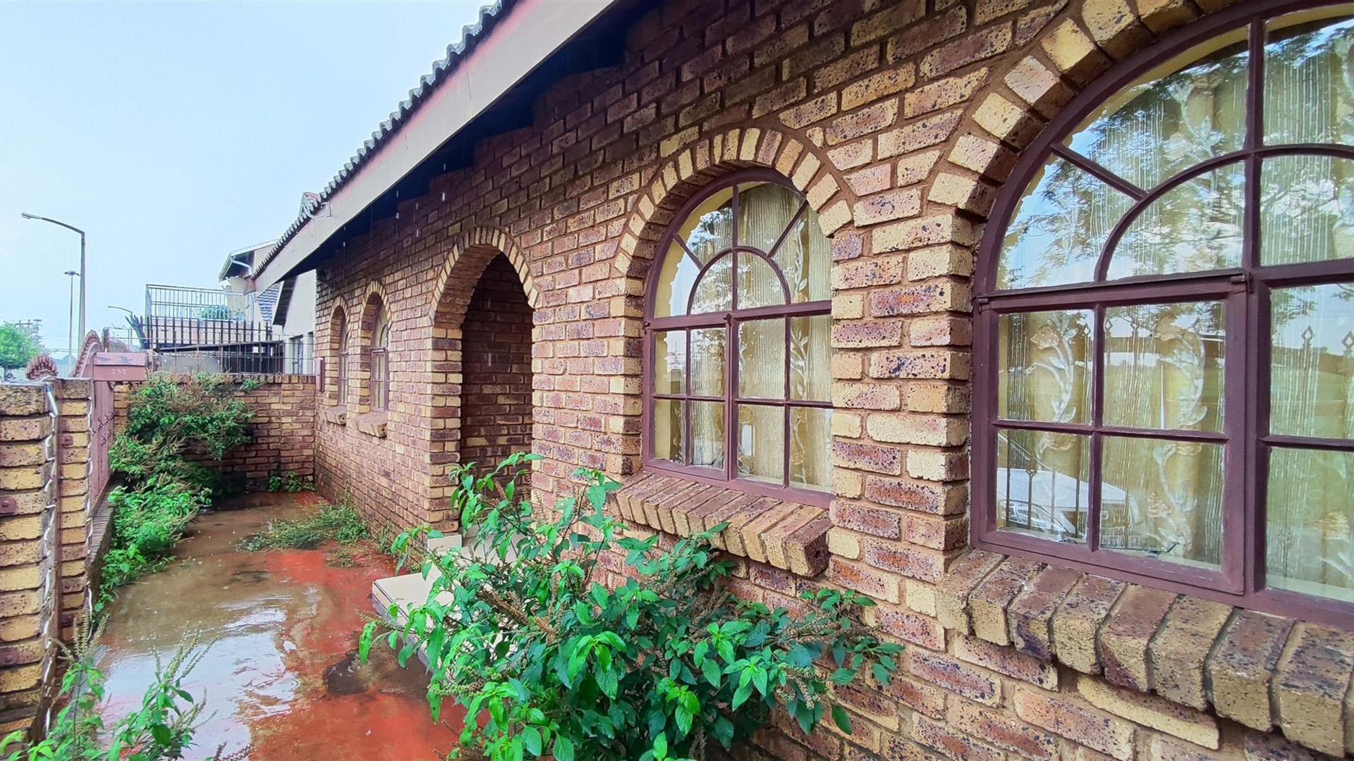 Front View of property in Actonville