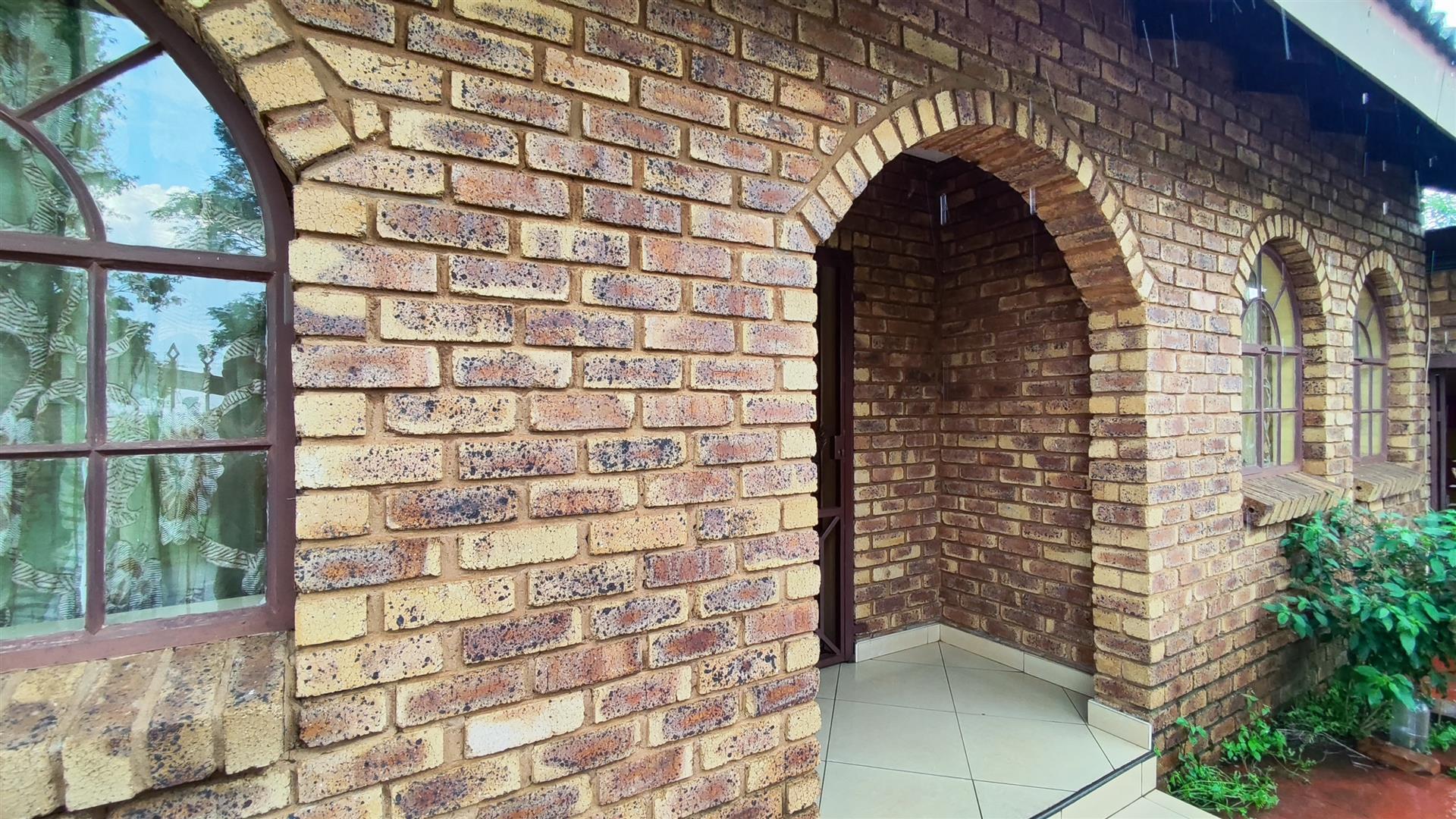 Front View of property in Actonville