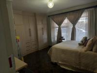 Bed Room 1 - 17 square meters of property in Lotus Gardens