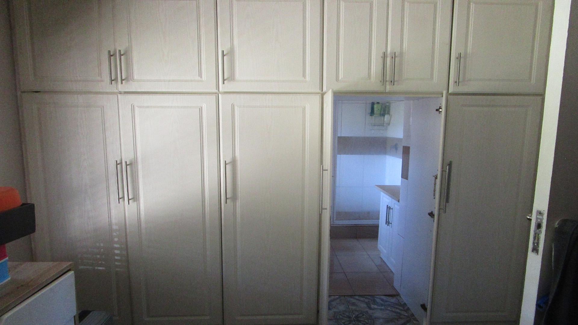 Bed Room 3 - 12 square meters of property in La Mercy