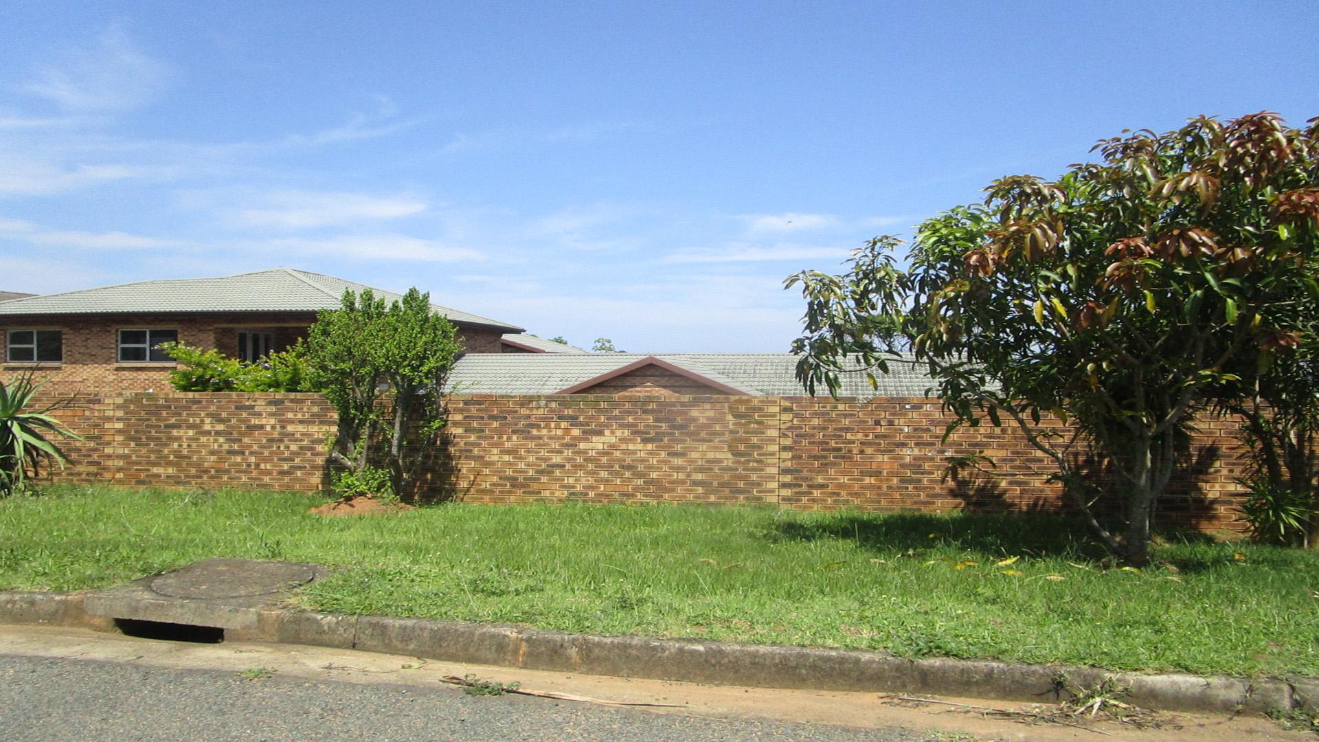 Front View of property in La Mercy