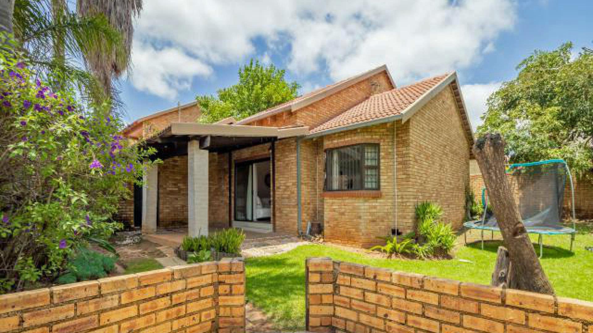 Front View of property in Honeydew Ridge