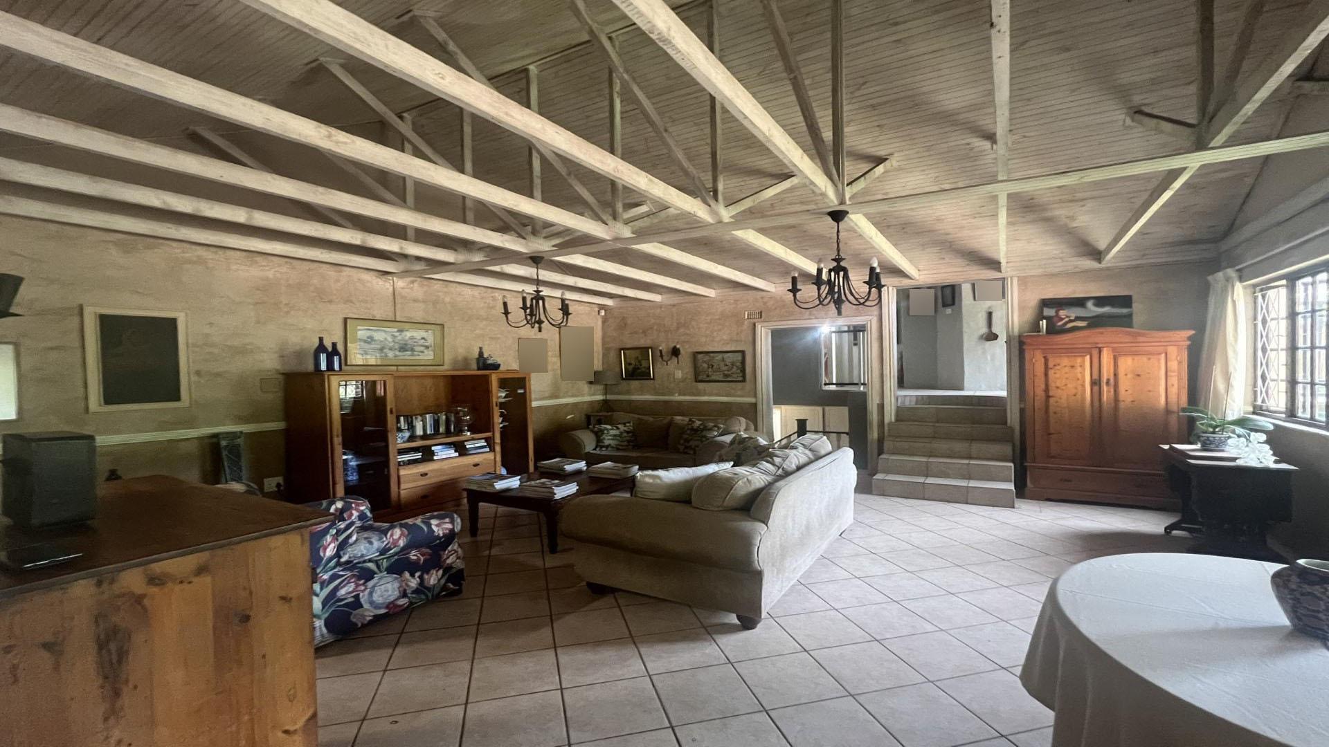 Lounges of property in Assagay