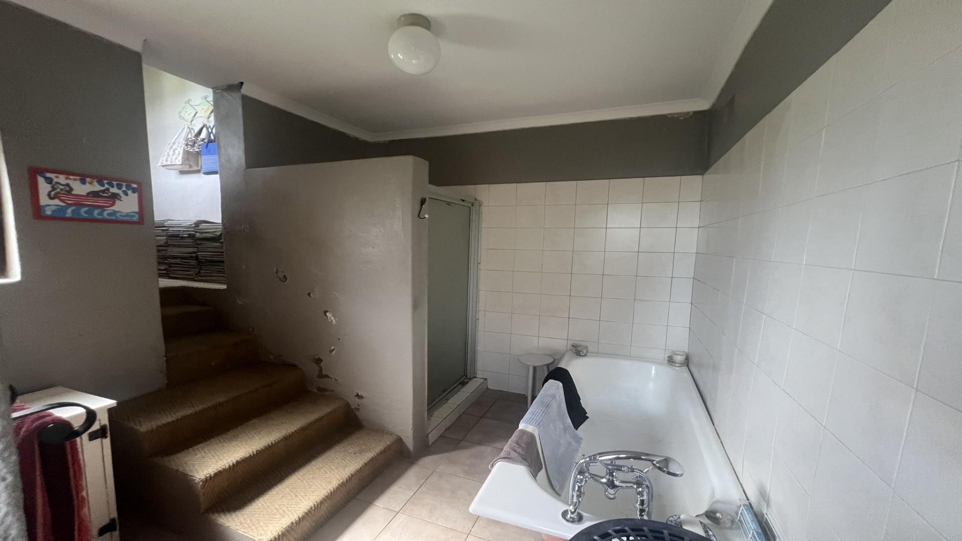 Bathroom 2 of property in Assagay