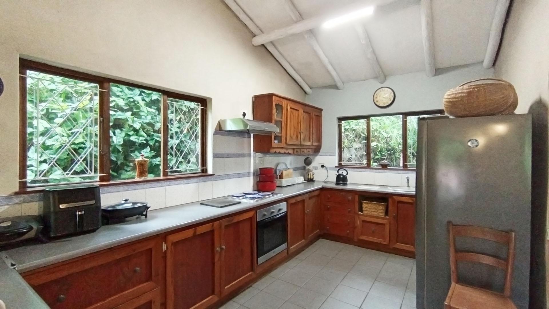 Kitchen - 24 square meters of property in Assagay