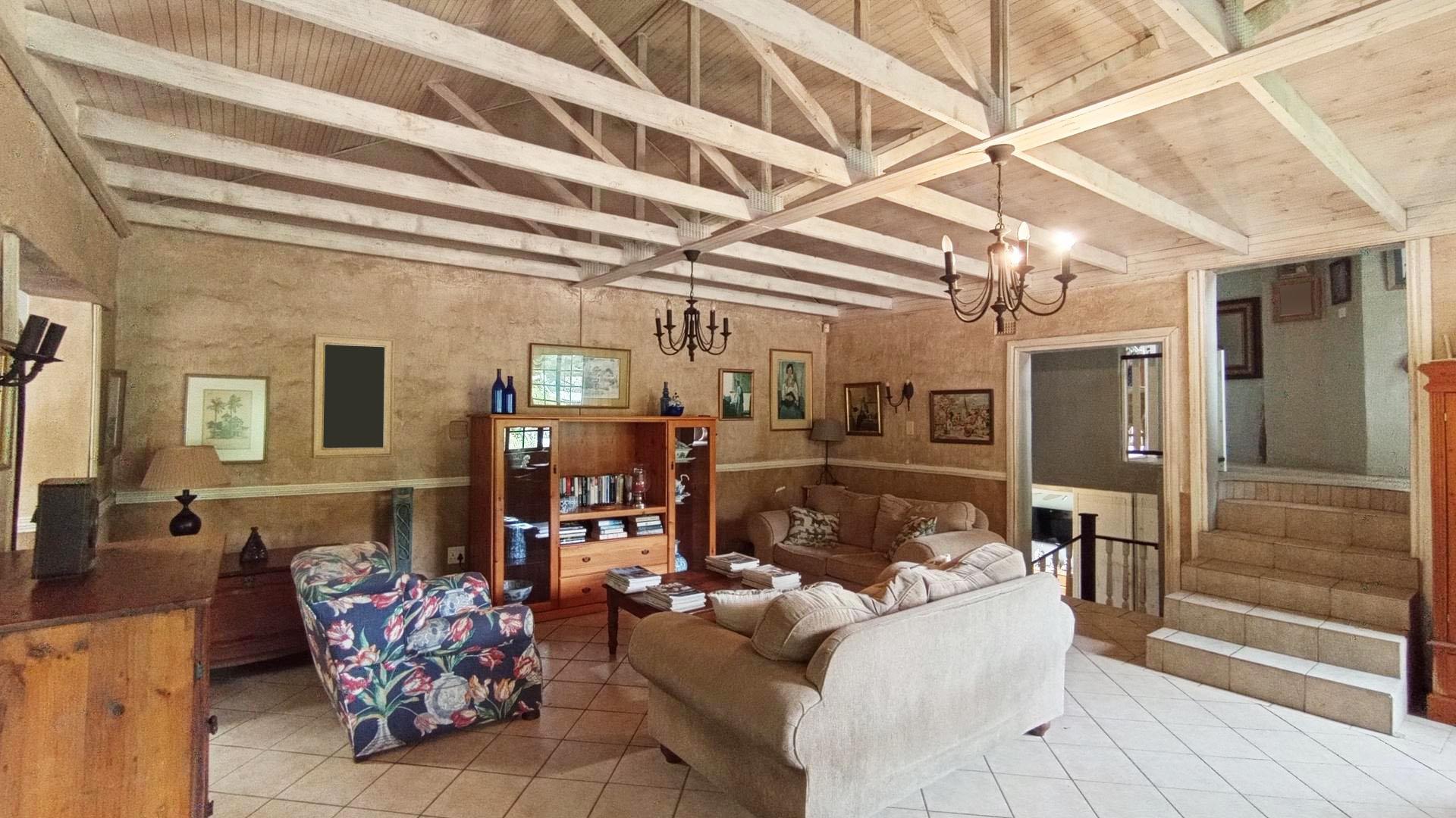 Lounges - 64 square meters of property in Assagay