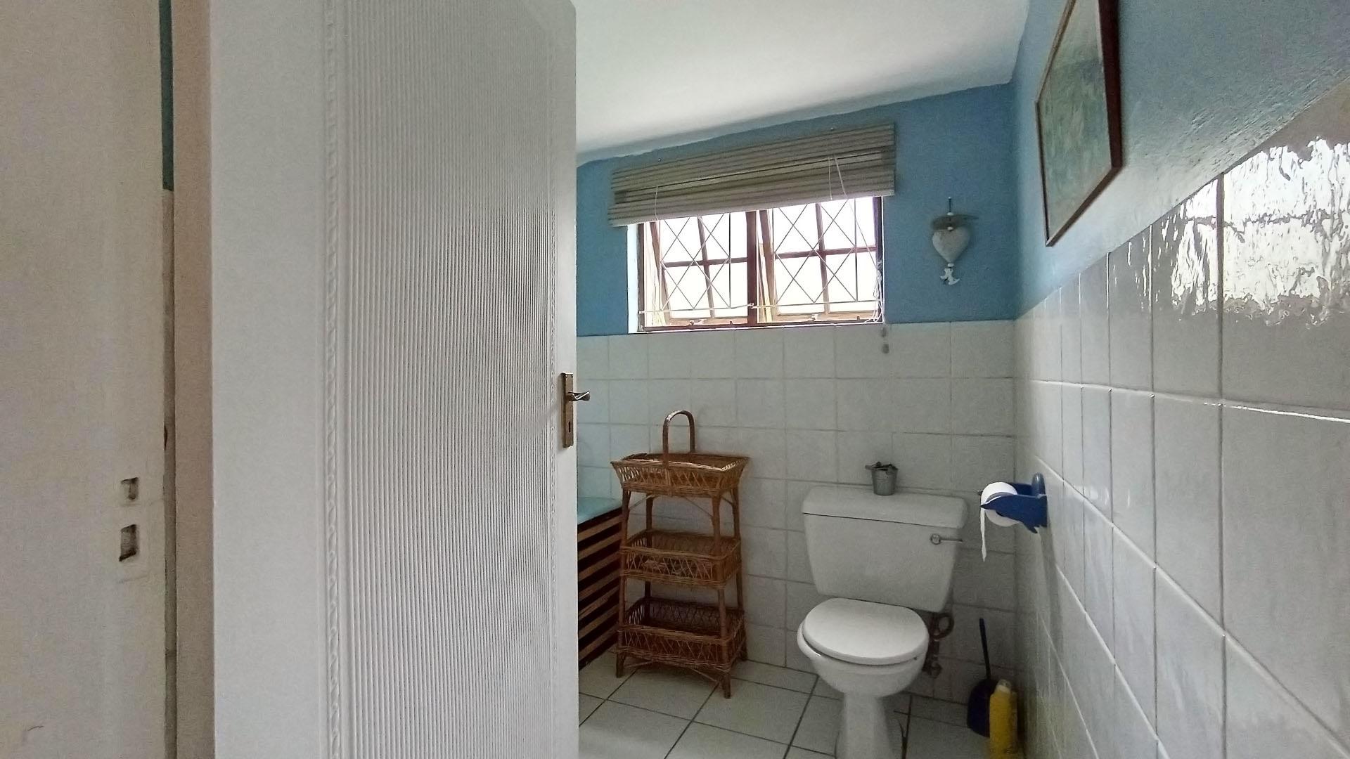 Bathroom 1 - 7 square meters of property in Assagay