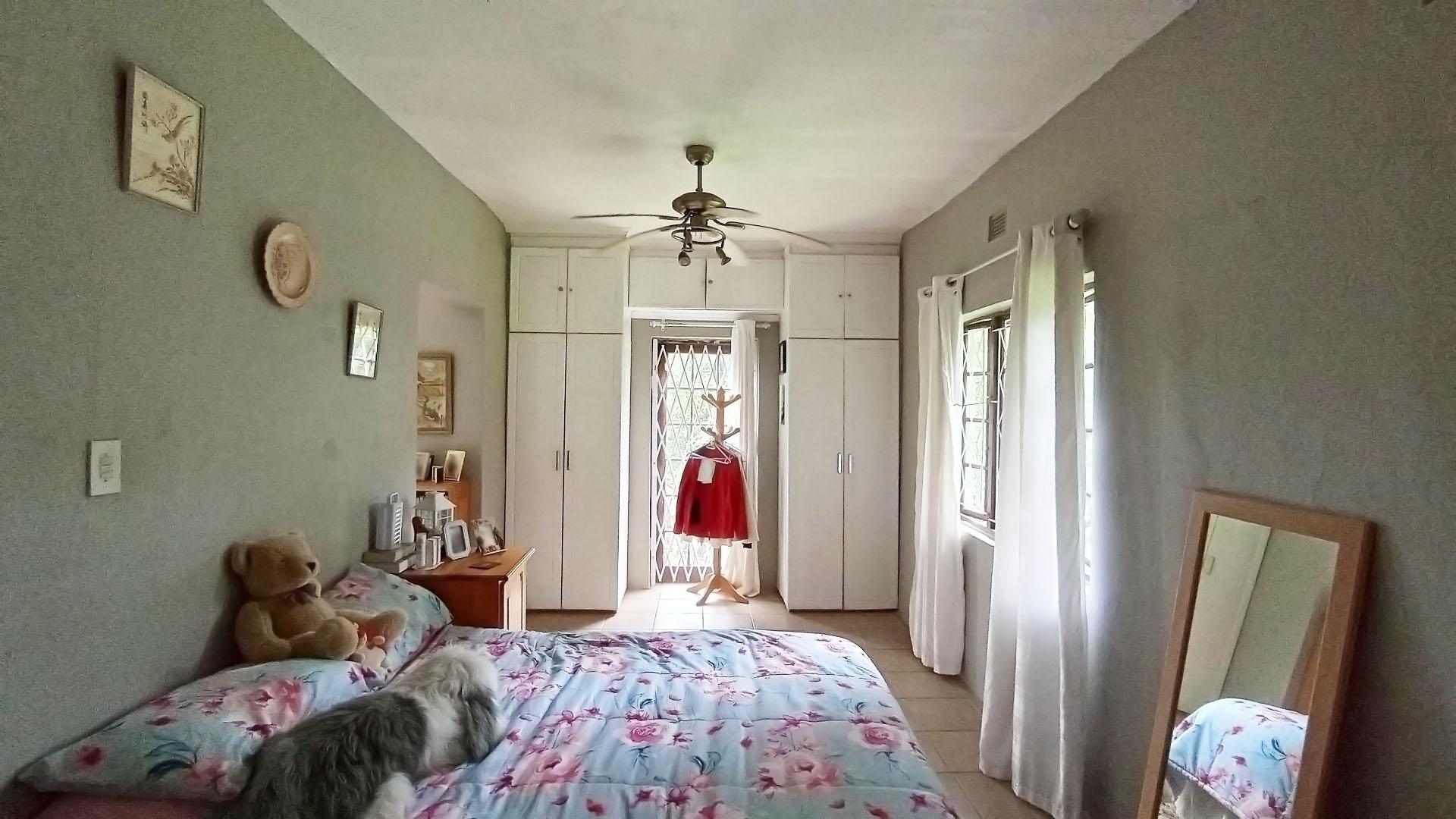 Bed Room 1 - 19 square meters of property in Assagay