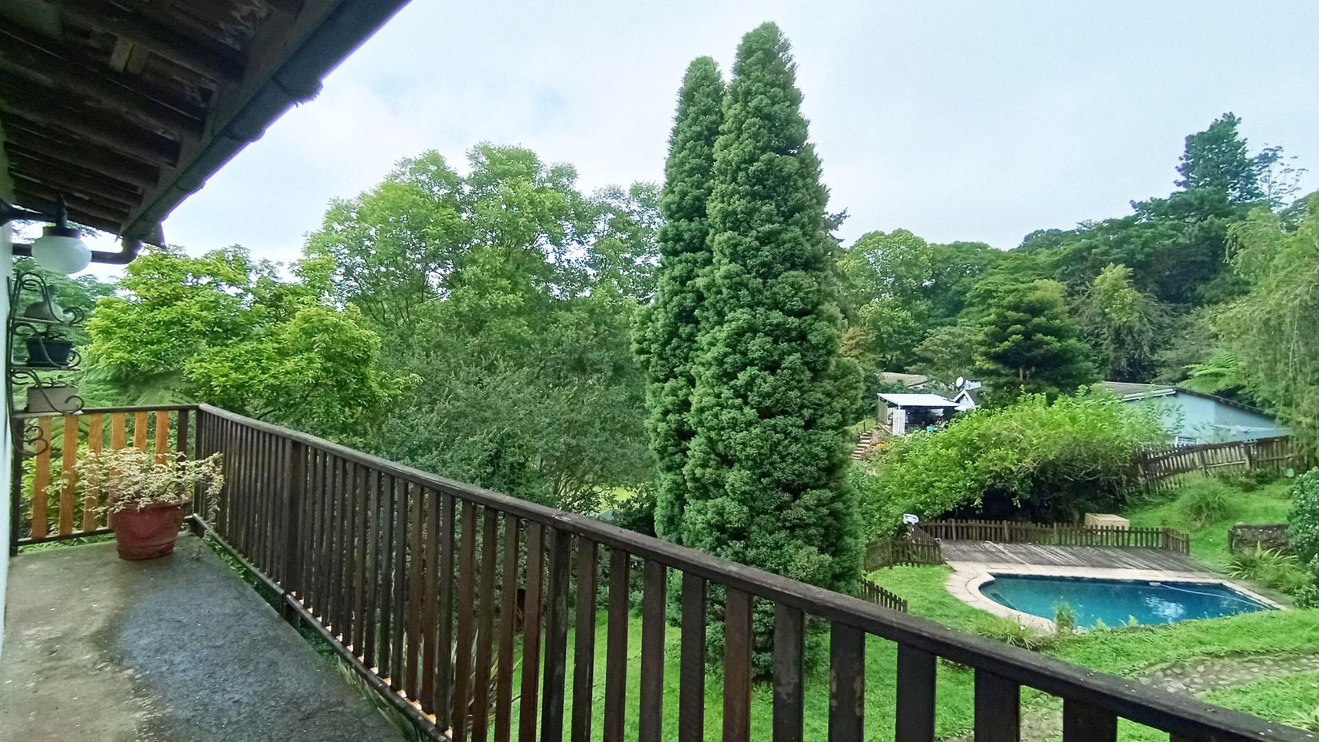 Balcony - 11 square meters of property in Assagay