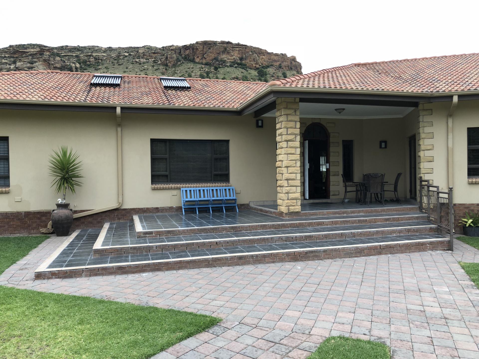 Front View of property in Lady Grey