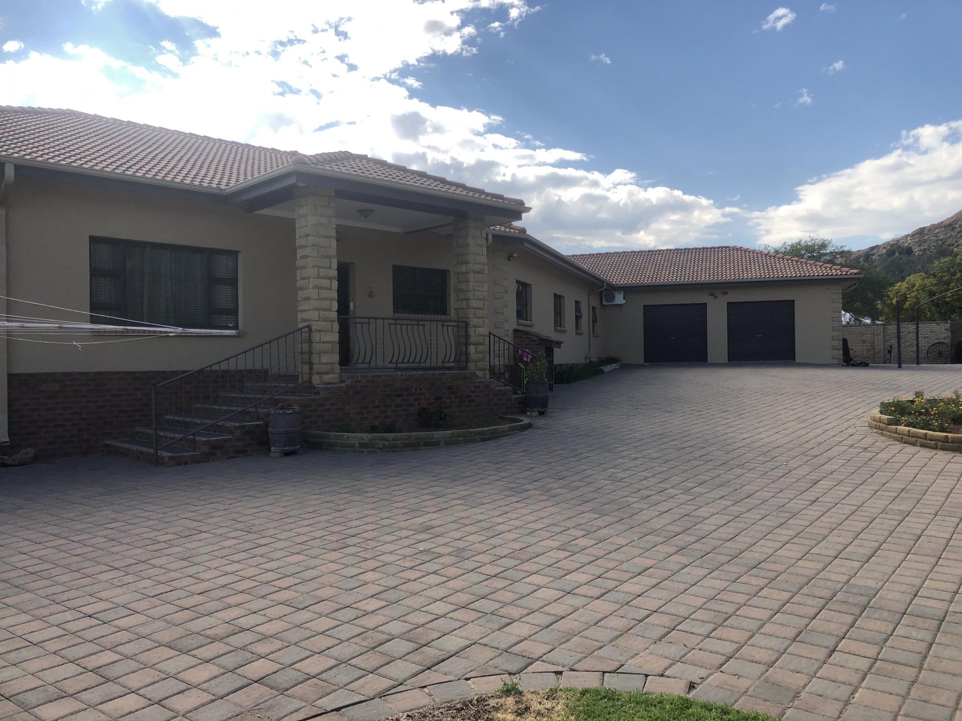 Front View of property in Lady Grey