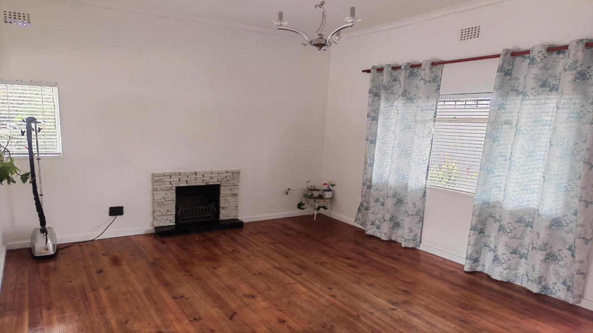 Lounges of property in Oudtshoorn