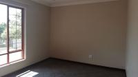 Bed Room 1 of property in Rensburg