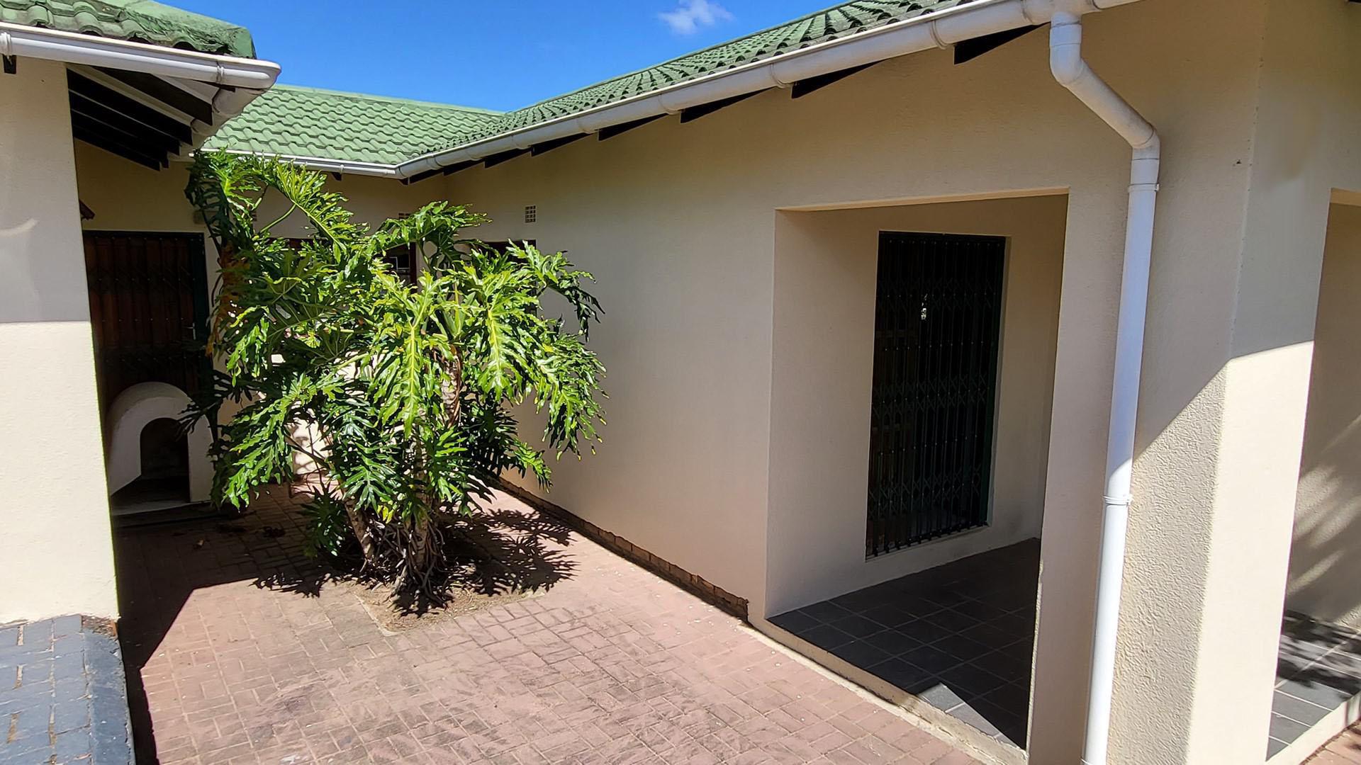 5 Bedroom House for Sale For Sale in King Williams Town Pr