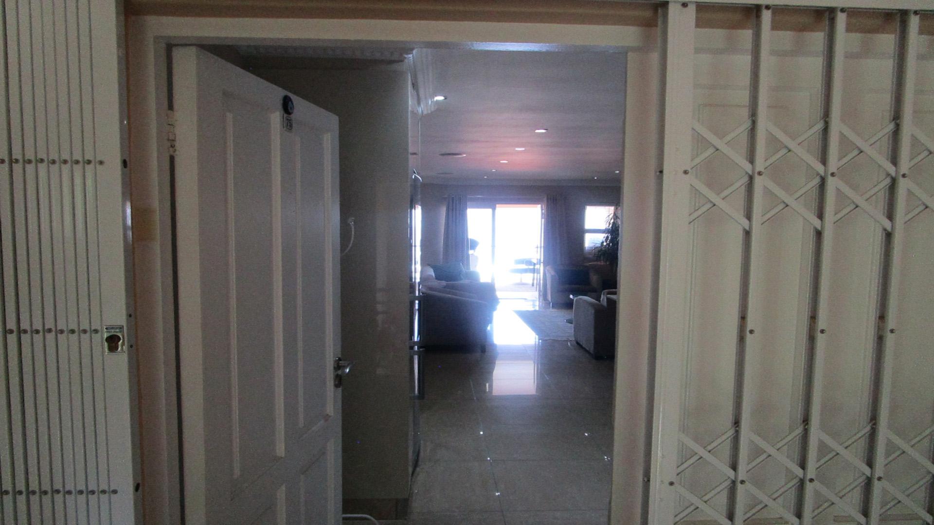 Front View of property in Illovo Beach