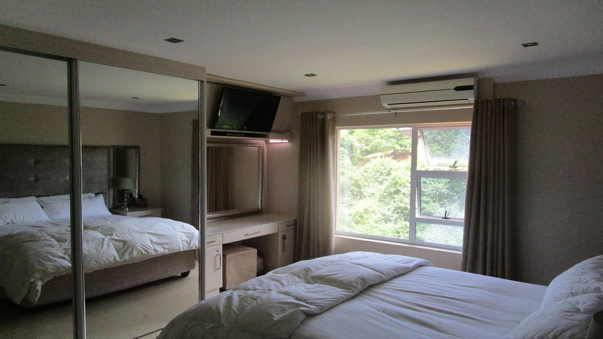 Bed Room 2 - 16 square meters of property in Illovo Beach