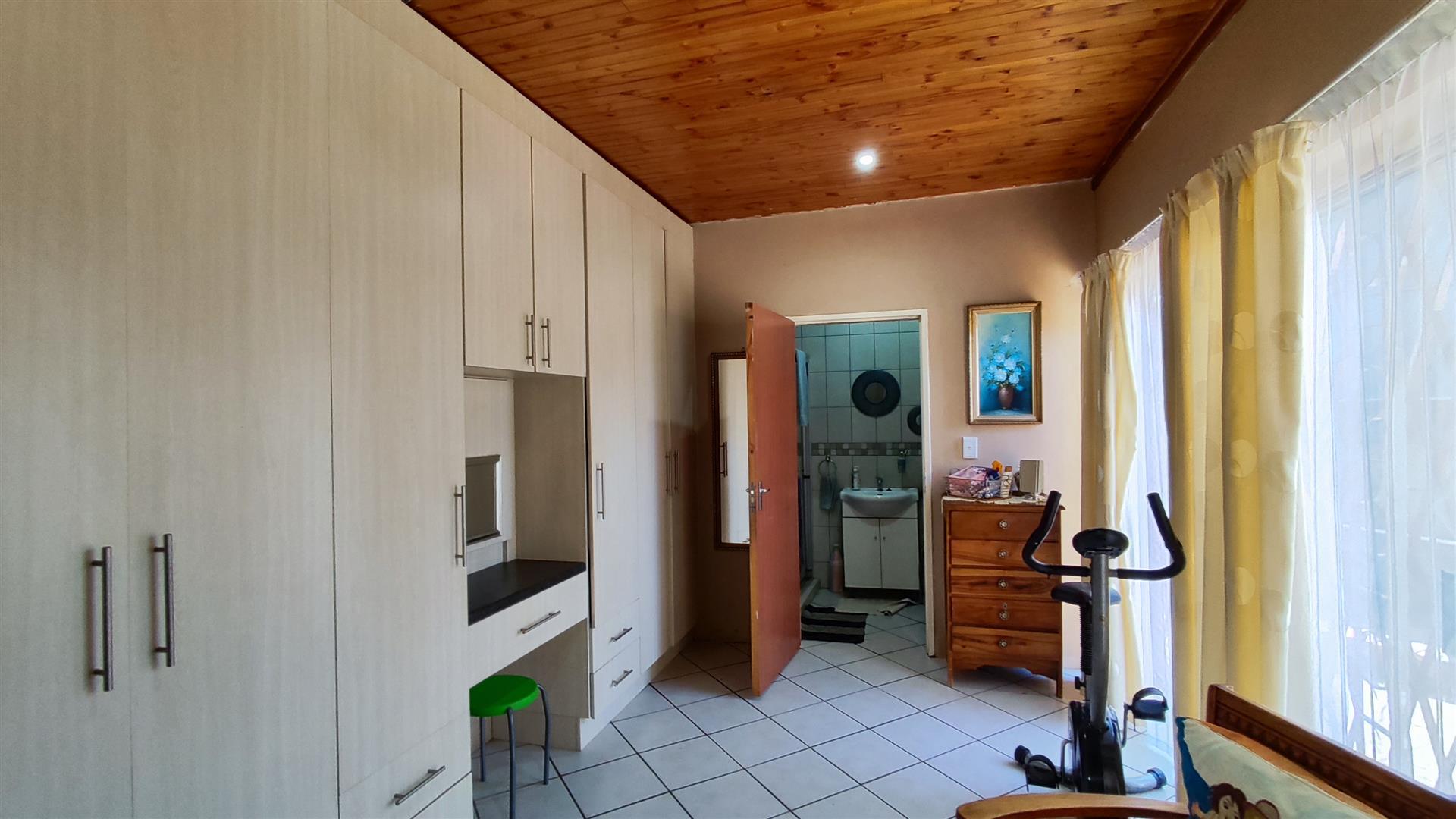 Flatlet - 79 square meters of property in Meyerton