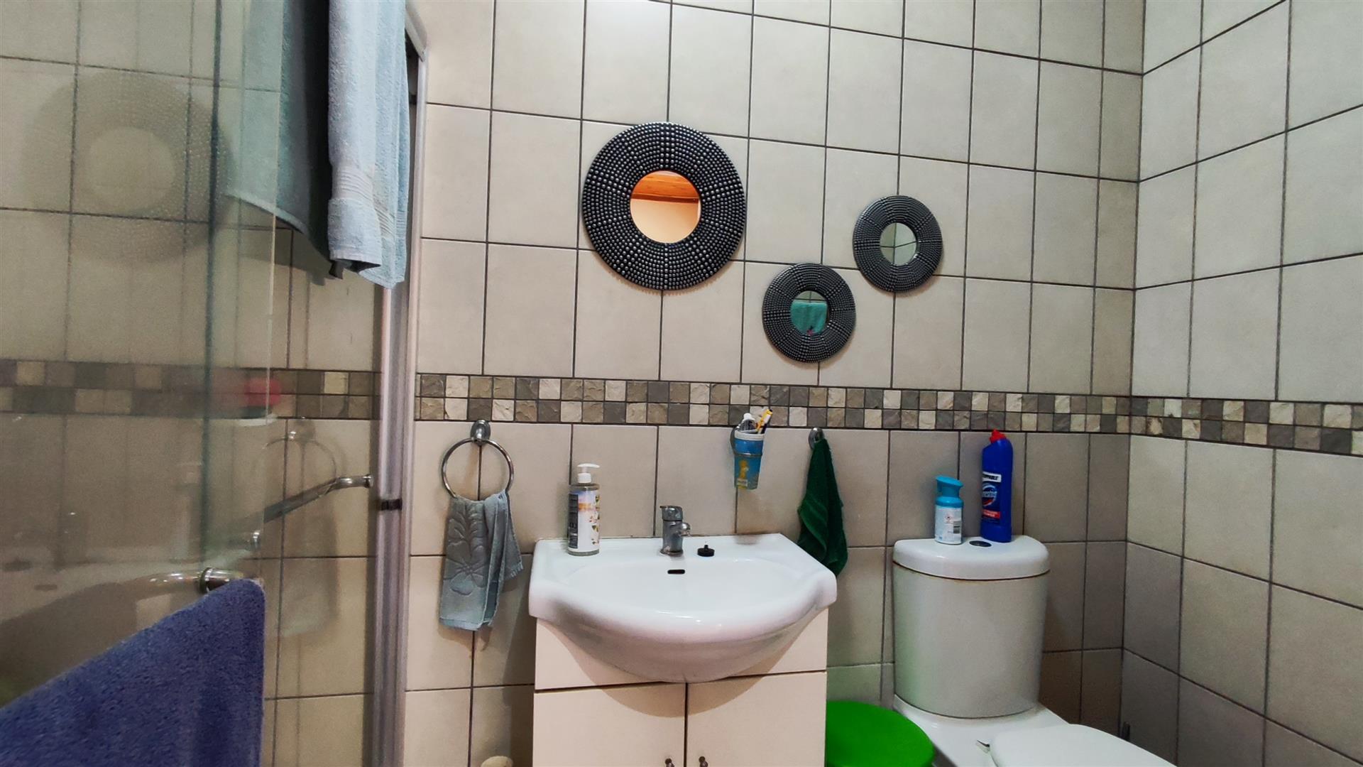 Flatlet - 79 square meters of property in Meyerton