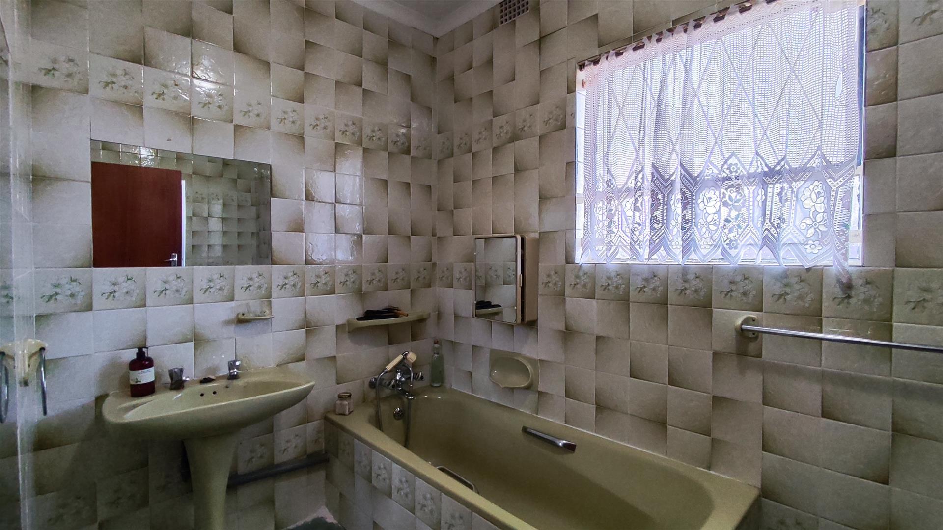 Main Bathroom - 6 square meters of property in Meyerton