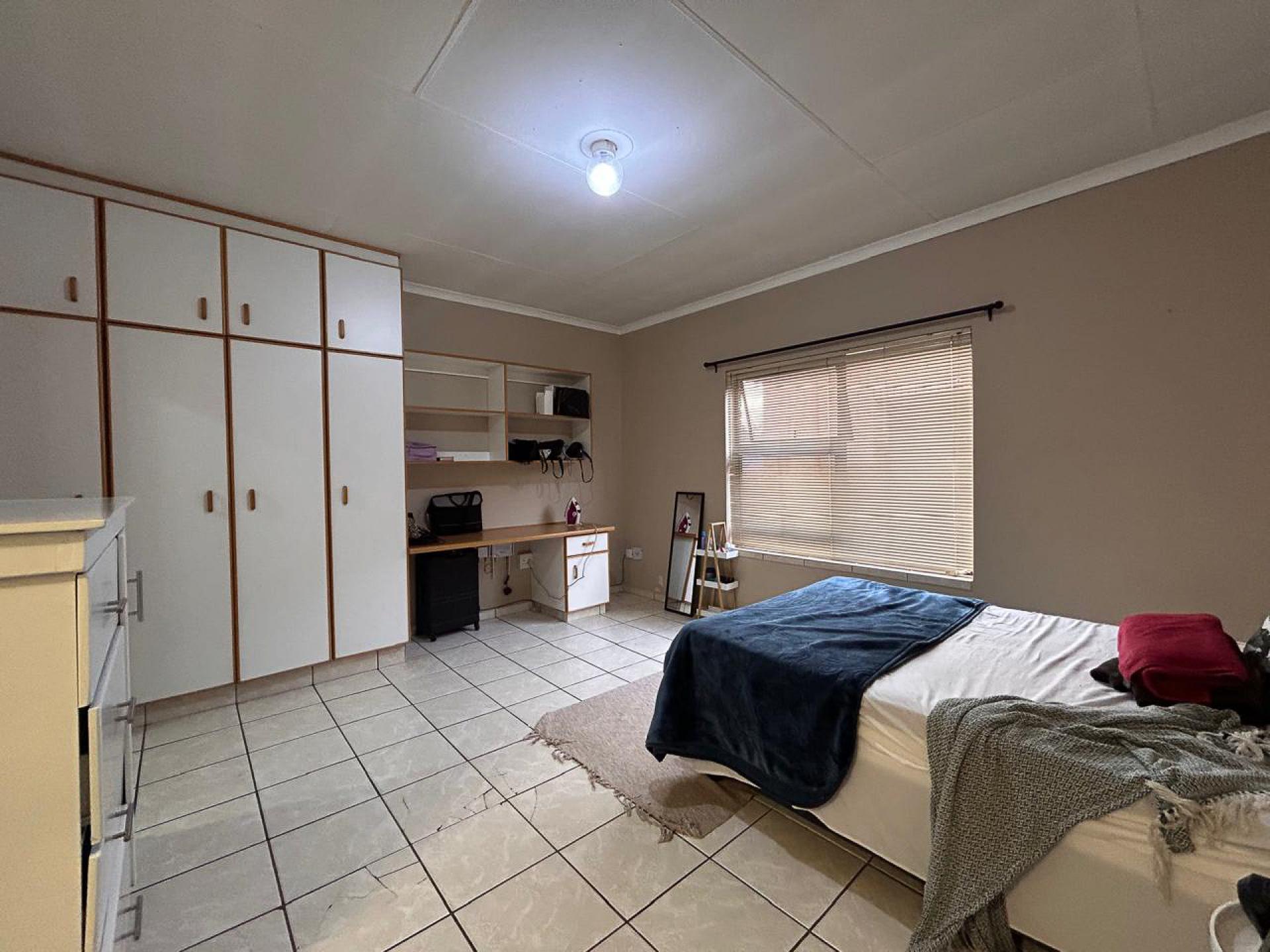 Bed Room 1 of property in Dassierand