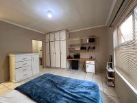 Bed Room 1 of property in Dassierand