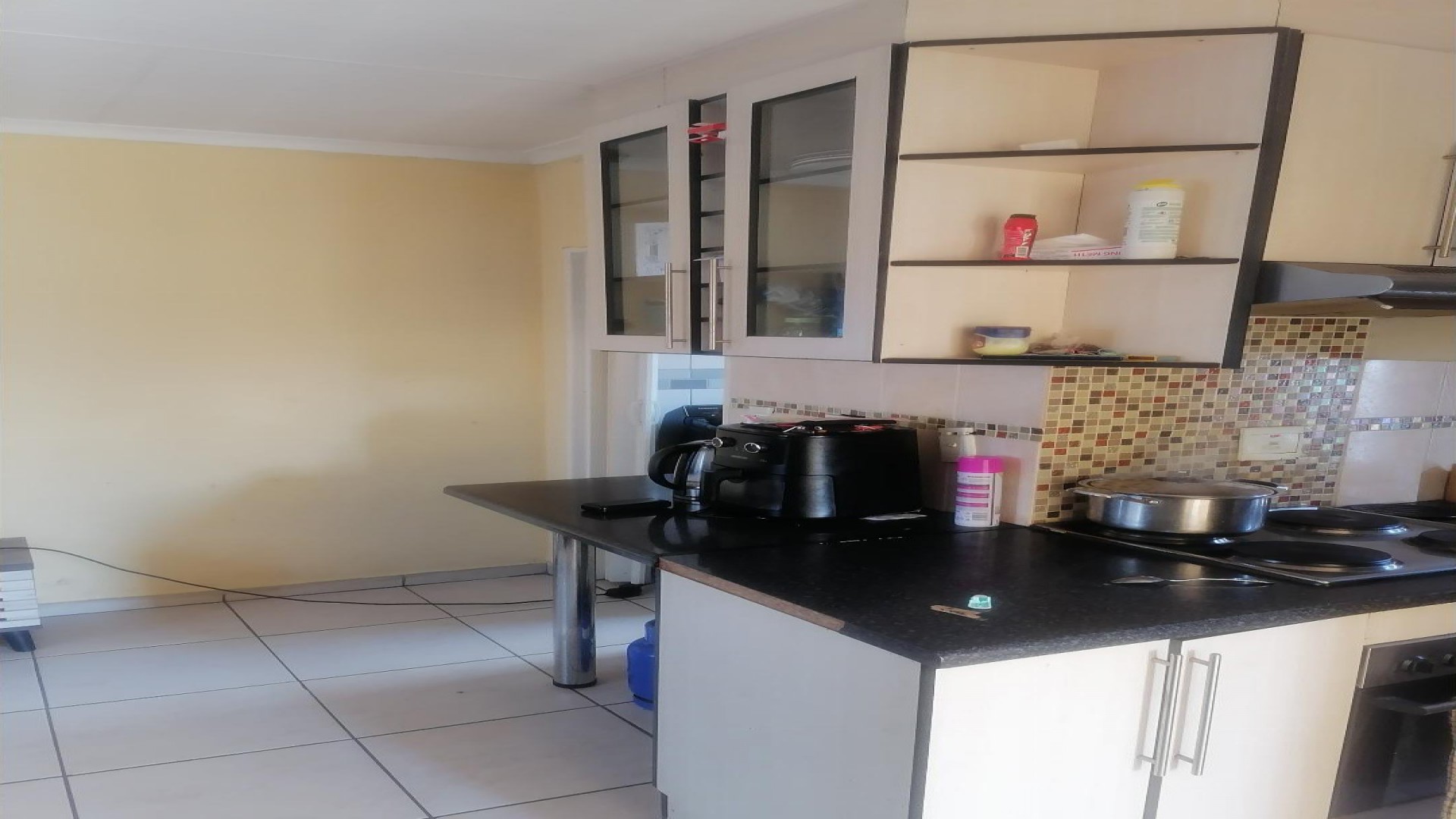 Kitchen - 4 square meters of property in Fleurhof