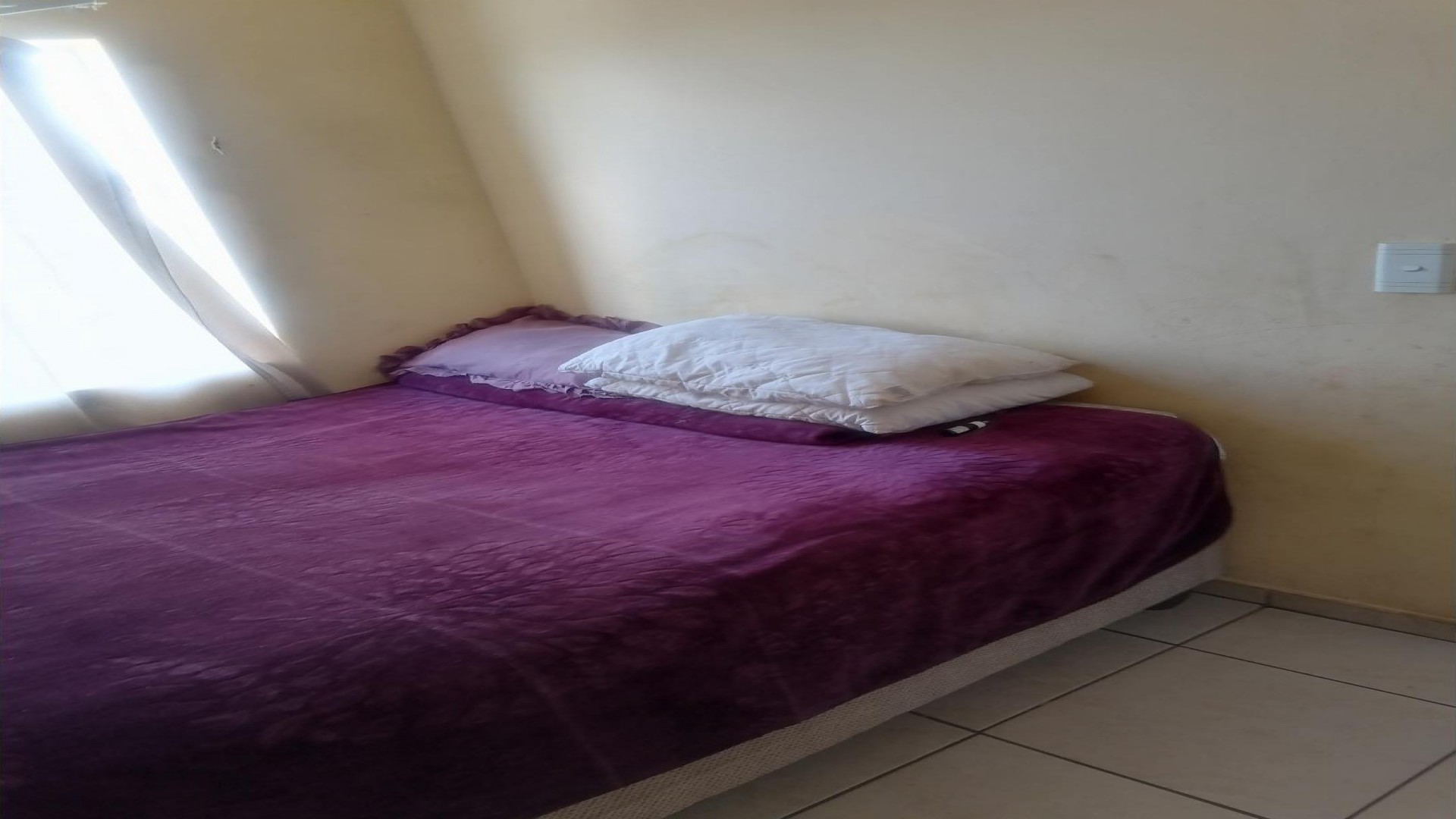 Bed Room 1 - 7 square meters of property in Fleurhof