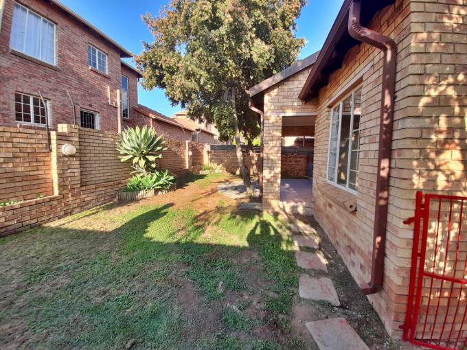 2 Bedroom Duplex for Sale For Sale in Amberfield MR489107