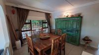 Dining Room - 21 square meters of property in Beacon Bay