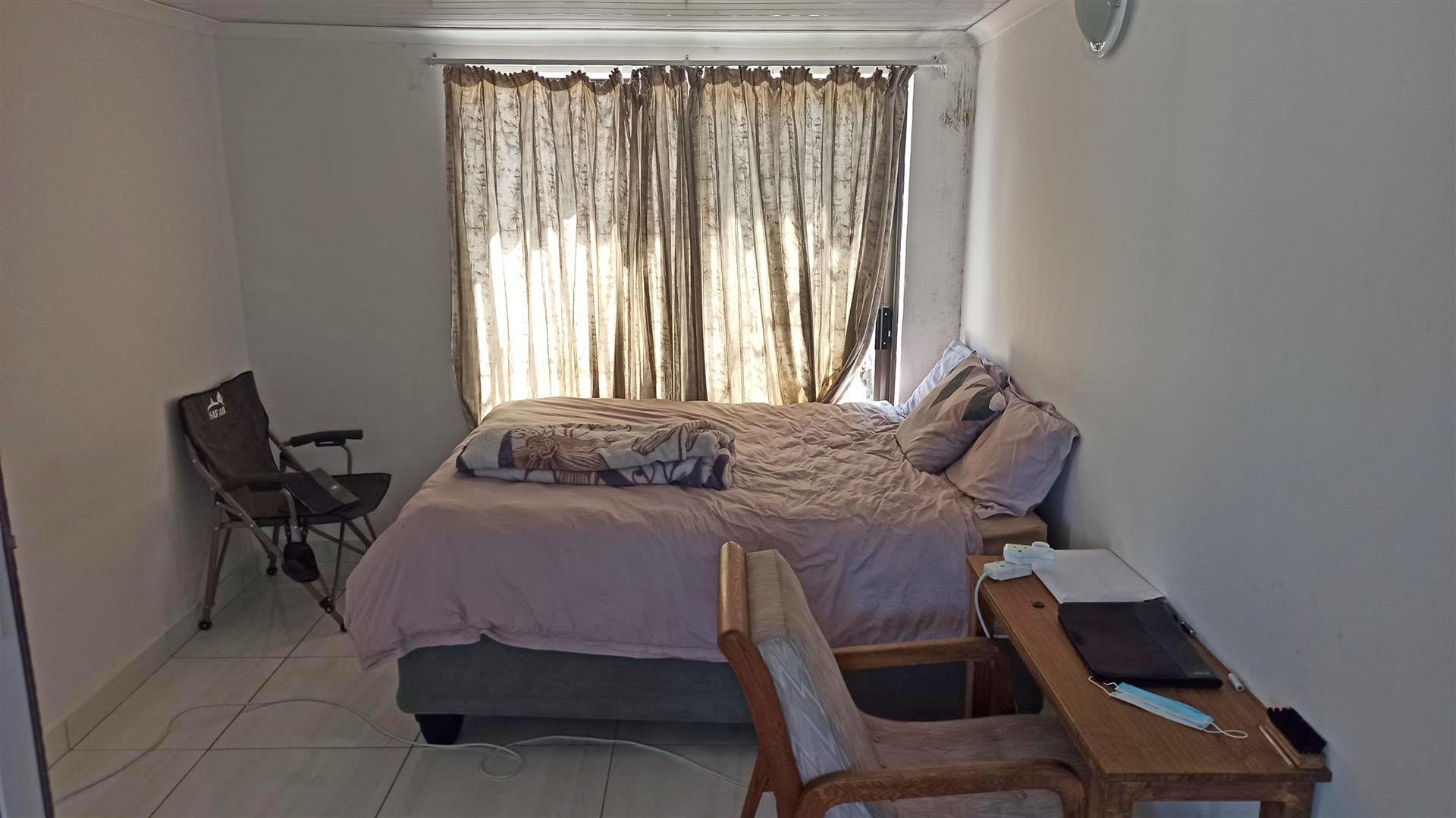 Bed Room 1 - 27 square meters of property in Table View