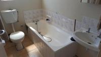 Bathroom 1 - 15 square meters of property in Table View