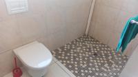 Bathroom 1 - 15 square meters of property in Table View