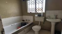 Bathroom 1 of property in Protea Glen