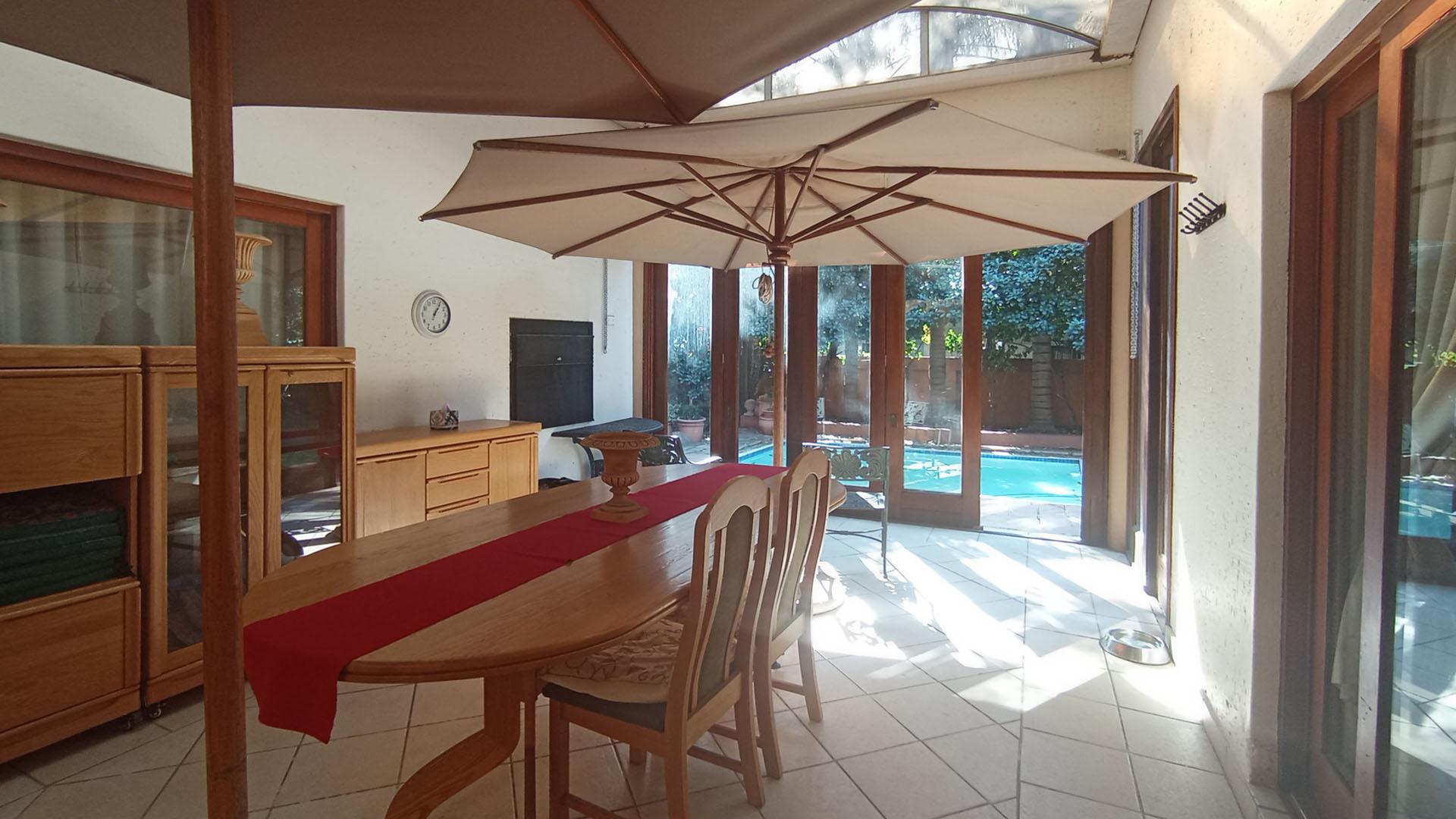 Patio - 33 square meters of property in Silver Lakes Golf Estate