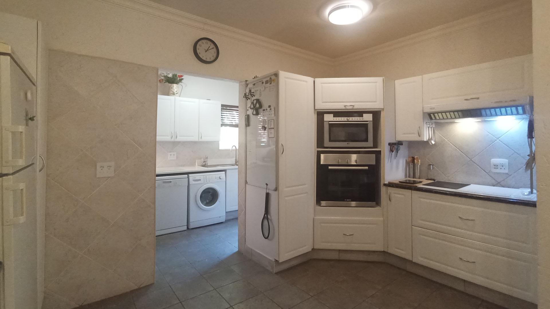 Kitchen - 15 square meters of property in Silver Lakes Golf Estate