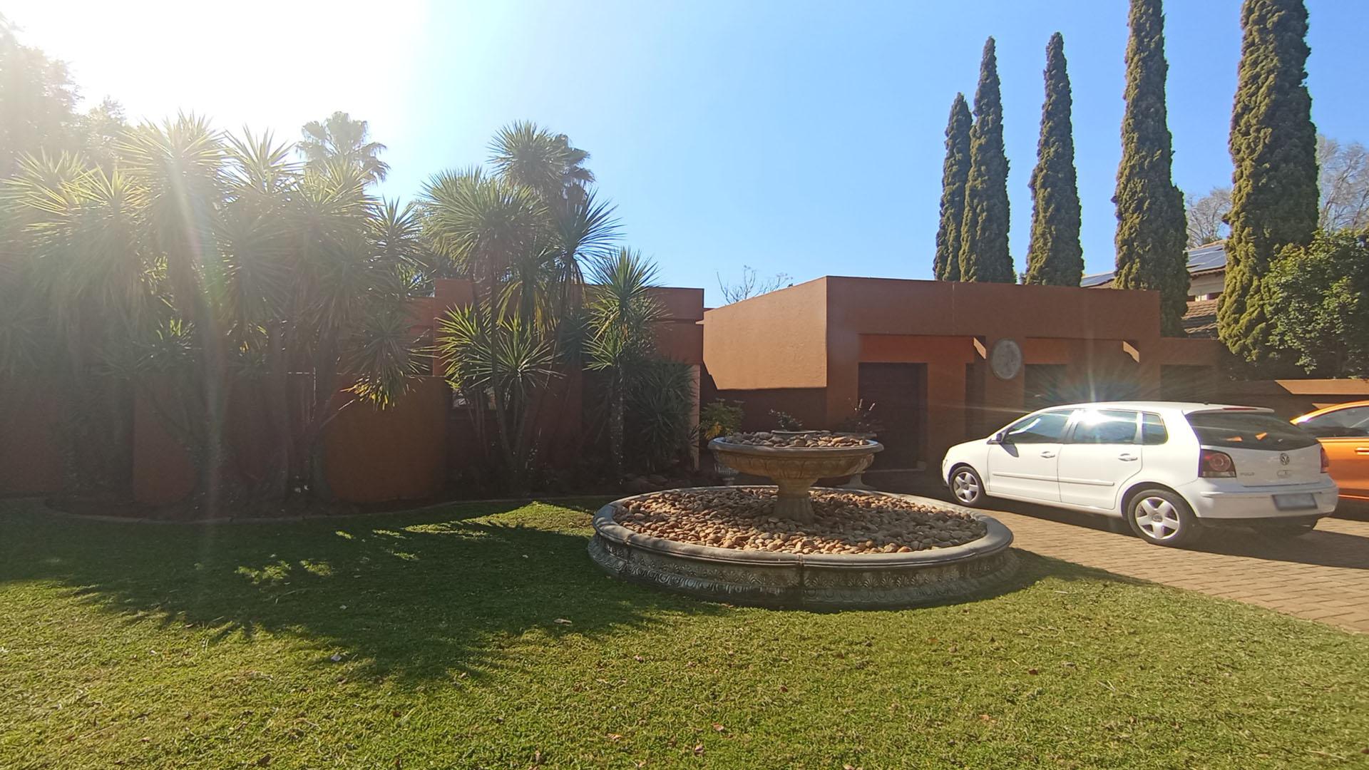 Front View of property in Silver Lakes Golf Estate