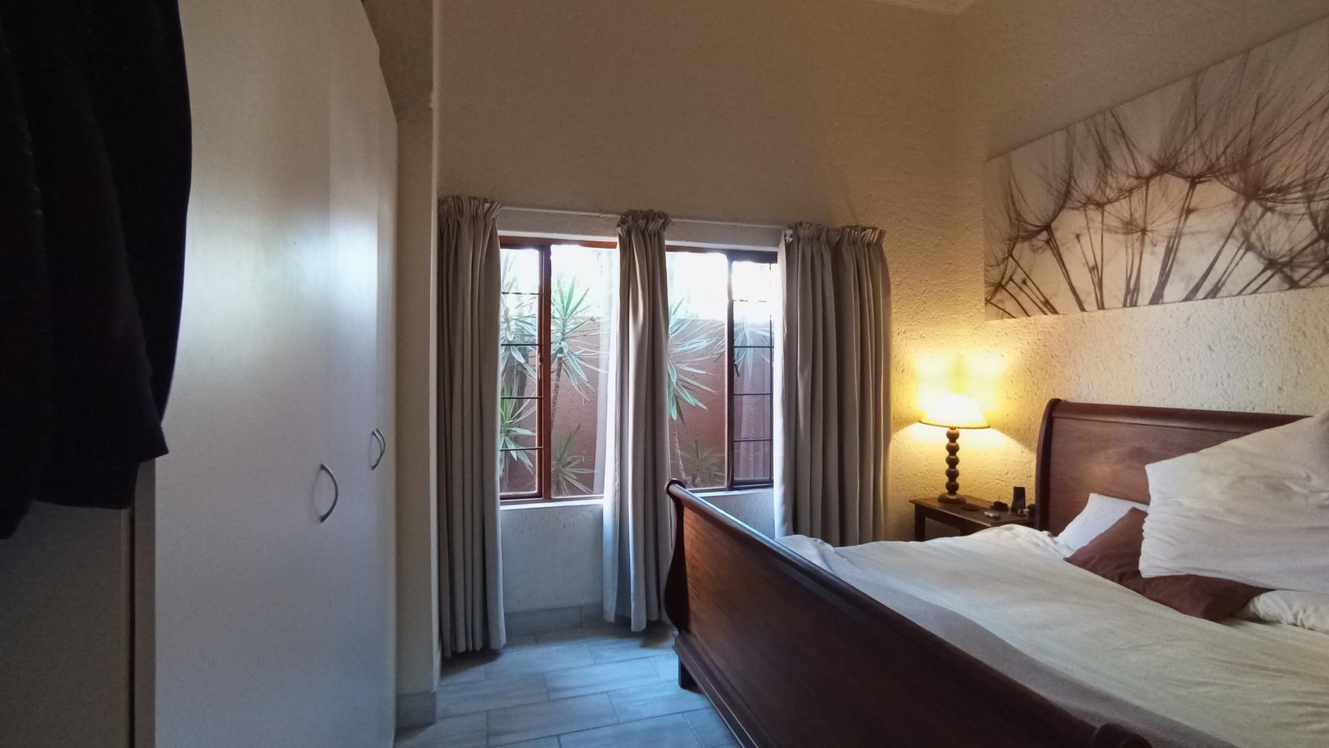 Bed Room 3 - 20 square meters of property in Silver Lakes Golf Estate