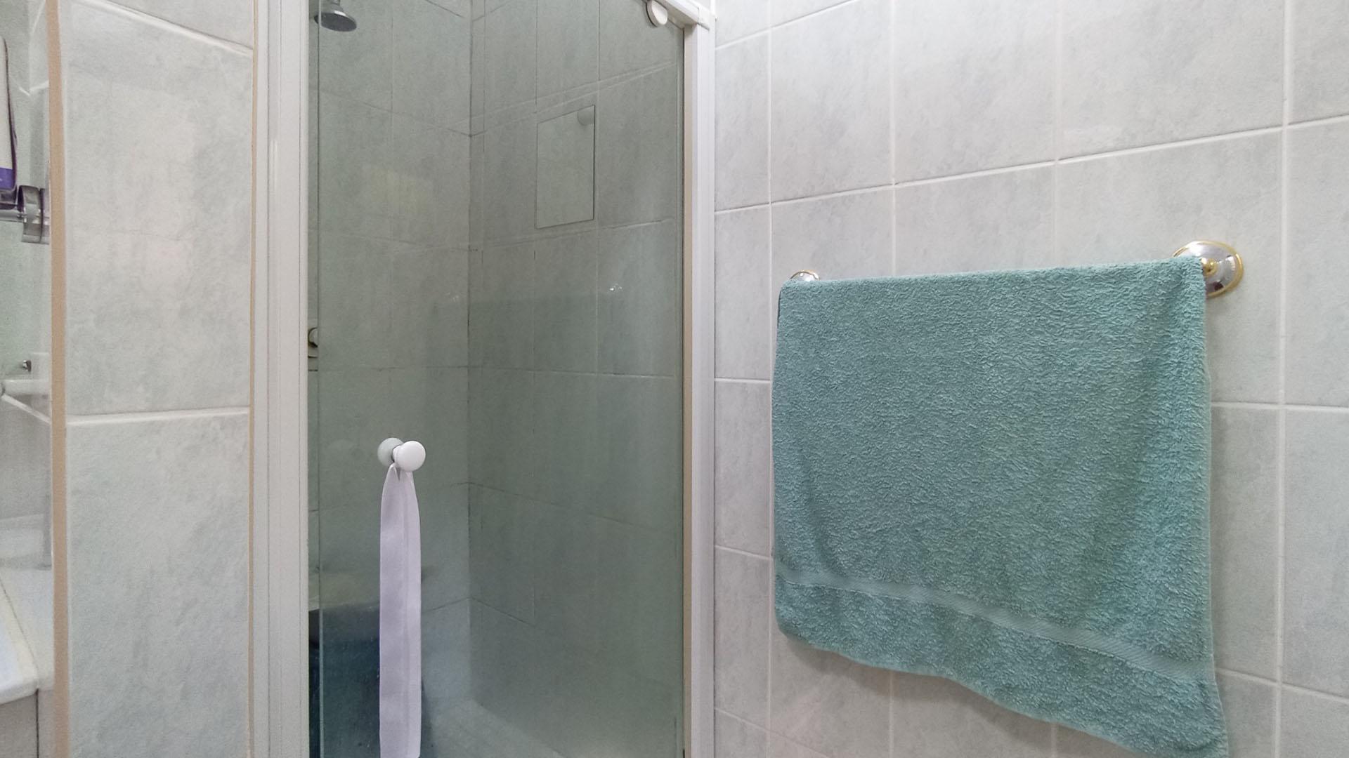 Main Bathroom - 9 square meters of property in Silver Lakes Golf Estate