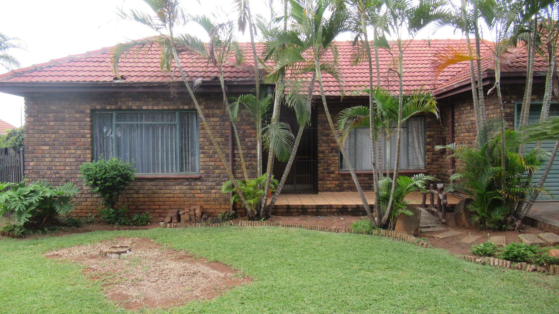 Front View of property in Theresapark