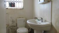 Bathroom 1 - 4 square meters of property in Roodepoort