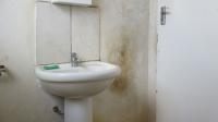 Bathroom 1 - 4 square meters of property in Roodepoort