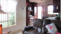Lounges - 10 square meters of property in Roodepoort