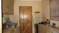 Kitchen - 6 square meters of property in The Orchards