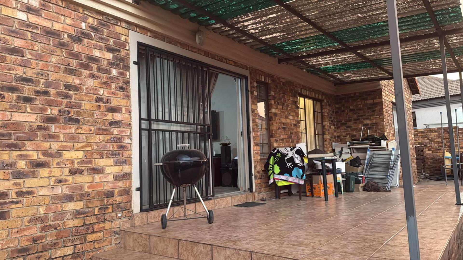 Patio of property in Thatchfield